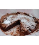Un gâteau moelleux au chocolat à partager préparé sur commande et livré chez vous ou à Conakry